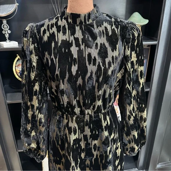 Pomander Place Gilly Dress – Size 4 – Black & Gold Metallic Velvet Burnout - Picture 3 of 12